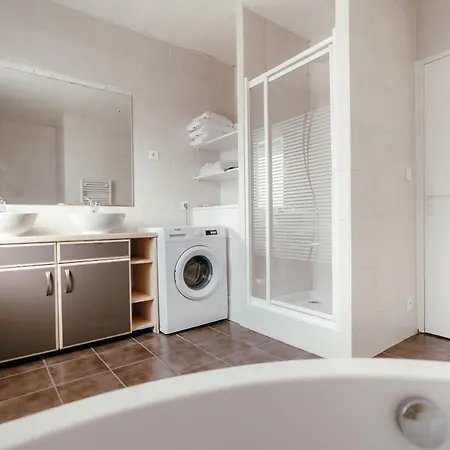 Jolie Maison Renovee Dans Un Quartier Calme - 6 Personnes لي سابلِ دولونْ